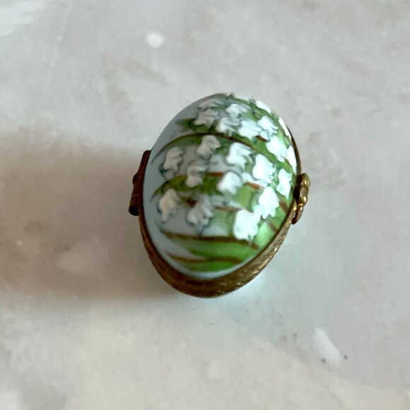 Authentic Limoges Lily Valley Box France | Flower Hinge | Hand Painted Interior - Picture 4 of 6